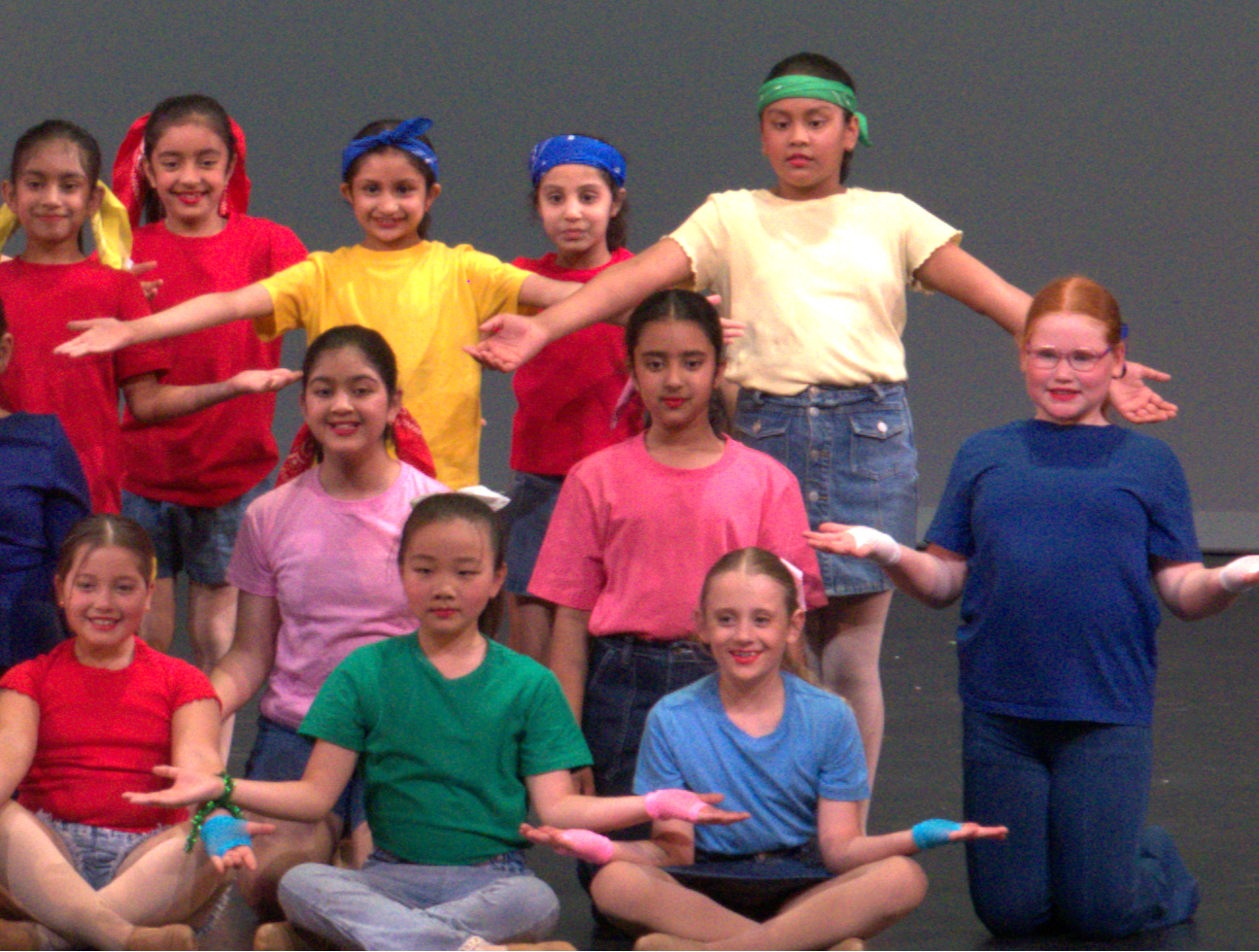 /uploaded_files/media/gallery/1768474885Glee C.PNG